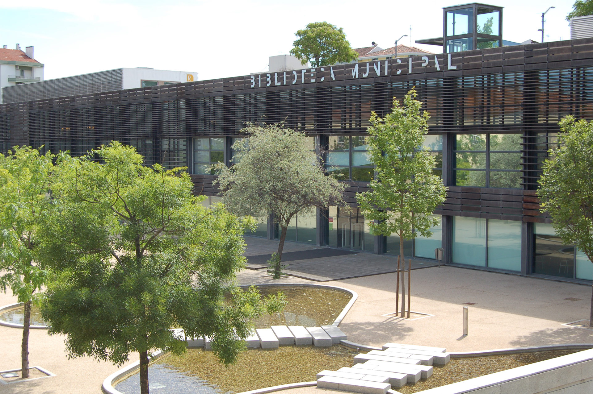 Fachada Biblioteca Municipal Castelo Branco